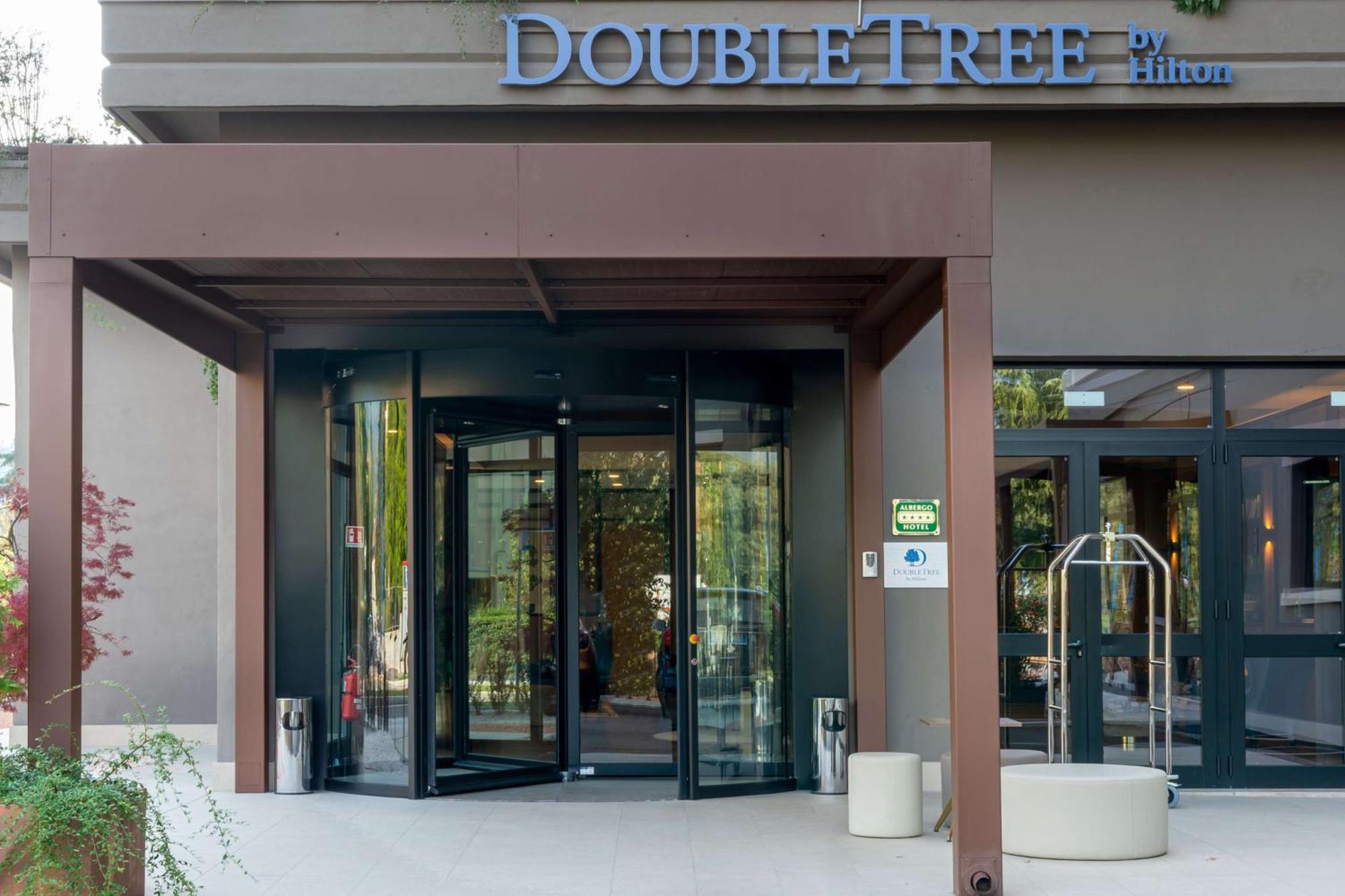 Hotel Doubletree By Hilton Brescia Exterior foto